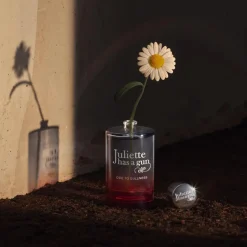 Juliette Has A Gun Ode To Dullness Parfum